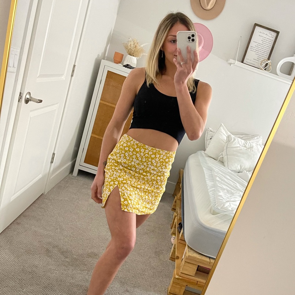 Daisy mini skirt